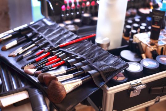 Профессиональная косметика: можно ли ей доверять и есть ли смысл переплачивать?