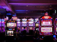 Игровая партия через зеркало казино Лев