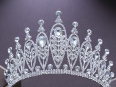 Диадема для невесты : особенности выбора
