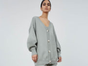 Женский костюм из вискозы: чем хорош данный материал?