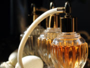 Как правильно наносить духи?