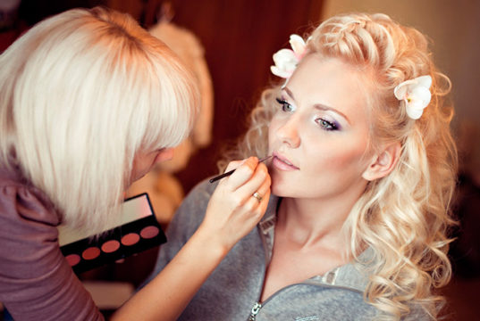Как выбрать хорошего визажиста на свадьбу?