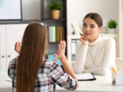 Почему стоит обратиться к психологу с детскими травмами?