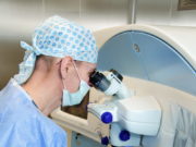 Как осуществляется процесс лазерной коррекции зрения