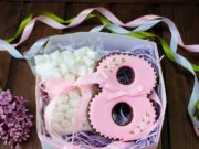 Лучшие сладкие сюрпризы на 8 Марта для девушек