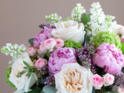 Какой букет подарить маме: полезные советы флористов по выбору