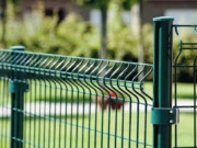 Забор из сварной сетки: надёжность и отличный внешний вид