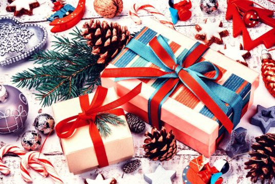 Какие подарки с логотипом подарить на Новый год?