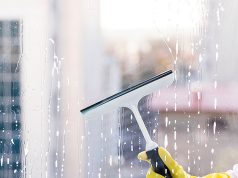 Преимущества профессионального мытья окон