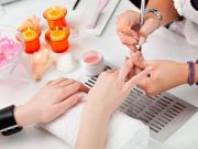 Особенности и достоинства онлайн курсов маникюра