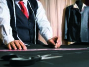 Индивидуальный пошив элитной одежды: почему это стоит вашей внимания?